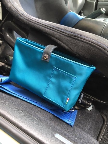 画像8: ナイロン＆アルカンターラ製フルバケ用小物入れ (8)