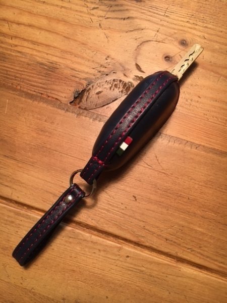 画像2: あっずキーカバー（FIAT500用本革製） (2)